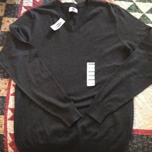 Men’s V neck sweater- Size Small